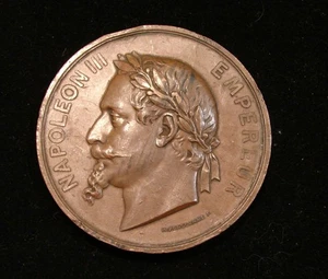 MEDALLA EXPOSICIÓN NAPOLEÓN III EMPERADOR PARÍS 1867 a *PRESEDENCIA DE MADRAS* 68mm - Imagen 1 de 2