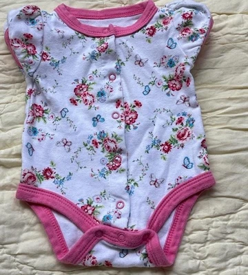 Body de bebé recién nacido Vitaminas floral con botones flores rosa vintage Foto 1 de 4