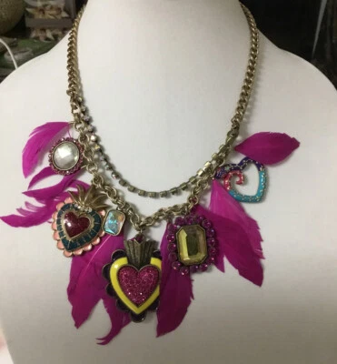 Collar Pluma Rosa Betsey Johnson Viva La Betsey Nuevo Con Etiquetas Raro Foto 1 de 4