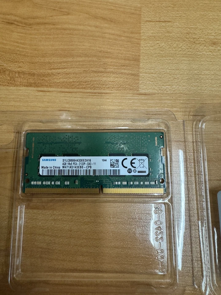SAMSUNG 4GB DDR4 PC4-2133P Laptop memory M471A5143EB0-CPB - Image 1 of 1