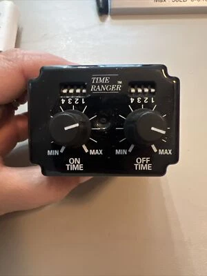 MACROMATIC SS-63128 REPEAT CYCLE RELAY, PROGRAMMABLE 24V AC/DC - Image 1 of 4