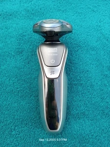 Philips Norelco Series 6000 Wet/Dry Electric Shaver S6540 w/ Case & Charger - Picture 1 of 11