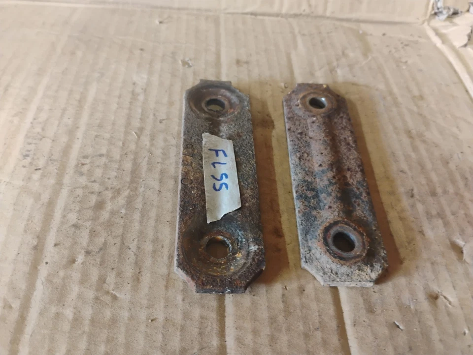 Manilhas de mola dianteiras 73-87 Chevy GMC Truck K10 - Imagem 1 de 4