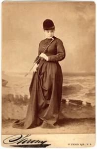 *FOTO DE GABINETE SARONY DE LA GRAN ACTRIZ VICTORIANA AMERICANA DE CLARA MORRIS DE 1875* - Imagen 1 de 2