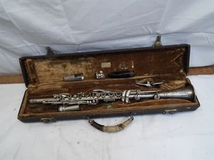 Vintage metalowy klarnet instrument muzyczny z etui Bettony Cadet - Zdjęcie 1 z 8