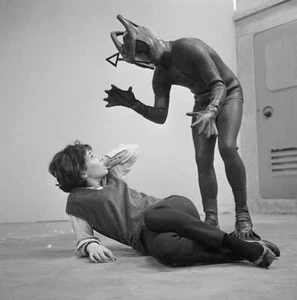 Actress Carole Ann Ford comes face to face with the Voord Dr Who 1964 Old Photo - Picture 1 of 1