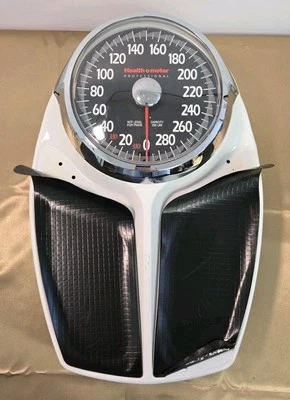 Health o Meter/Doctor Scale + Plus/Accurate To 330 Lbs/Model 1540 Big Foot - Image 1 of 4