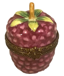LIMOGES France PEINT MAIN HINGED Trinket Box RASPBERRY /BLACKBERRY-Parry Vieille - Picture 1 of 7