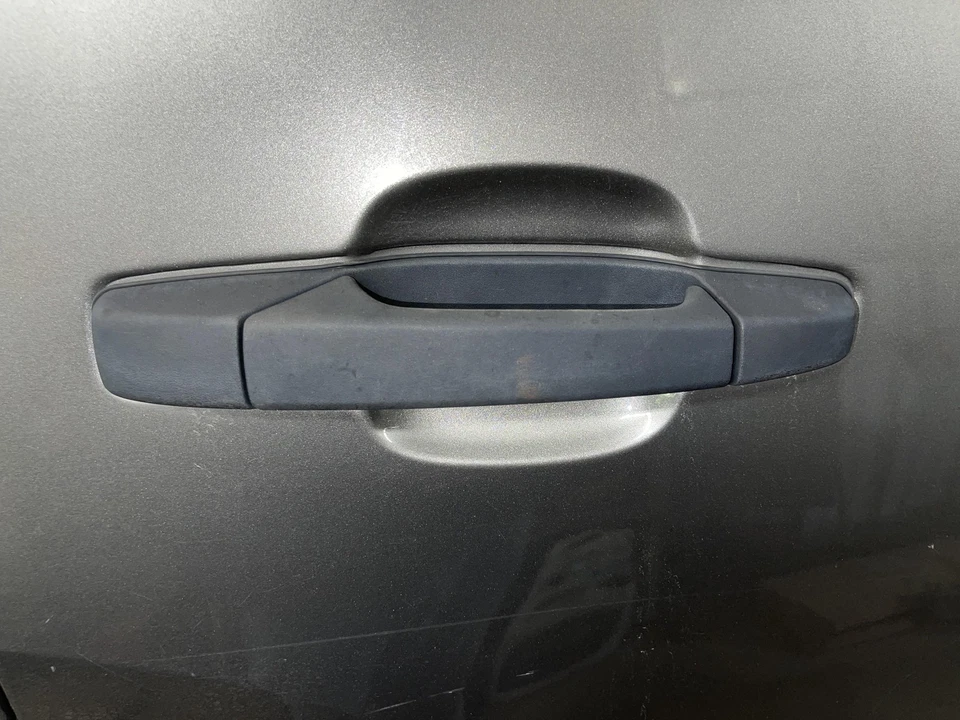 07-14 CHEVY TAHOE Outside Door Handle Right REAR MOULDED BLACK15130840 15846934 — 第 1/1 张图片