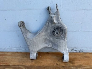 Brazo de control inferior trasero derecho Jaguar XE 2017-2019 OEM - Imagen 1 de 14