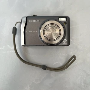 Cámara digital compacta Fujifilm FinePix F40fd 8,3 MP DEFECTUOSA - repuestos/reparaciones - Imagen 1 de 5