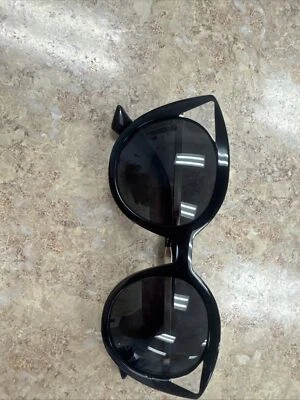 Gafas de sol FACE A FACE Paris Prism 2 Col. 100 marco negro lentes grises ojo de gato Foto 1 de 4