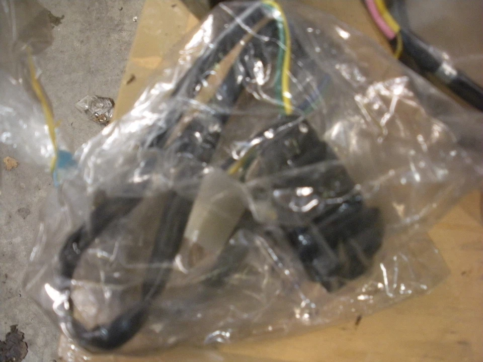 NOS kill switch push button01-163-6,brand?maybe oem?VINTAGE SNOWMOBILE - Image 1 of 1