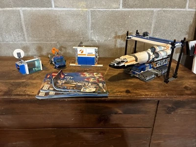 LEGO Set 60229 Space Shuttle Discovery Rover Pan Rocket Set - Image 1 of 4