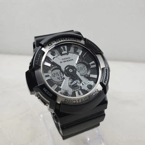 OROLOGIO UOMO CASIO G-SHOCK GA-200BW PROTEZIONE ANA-DIGI SVEGLIA CRONOGRAFO NERO - Foto 1 di 11