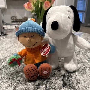 Hallmark CHARLIE BROWN Christmas WREATH Talking Plush 9" 2011  With Snoopy #16 - Picture 1 of 11