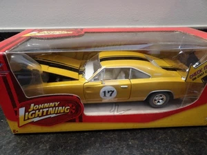 White Lightning 1969 Dodge Charger R/T 2008 Johnny Lightning 1:24 - Bild 1 von 6