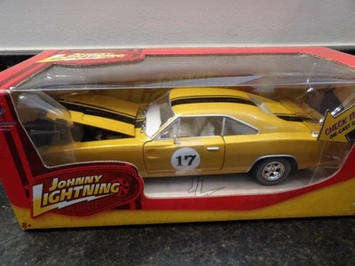 WHITE LIGHTNING 1969 DODGE CHARGER R/T     2008 JOHNNY LIGHTNING    1:24 - Image 1 of 4