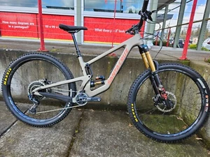 2023 Santa Cruz Megatower Carbon CC X01 medium 29" wheels - Picture 1 of 8