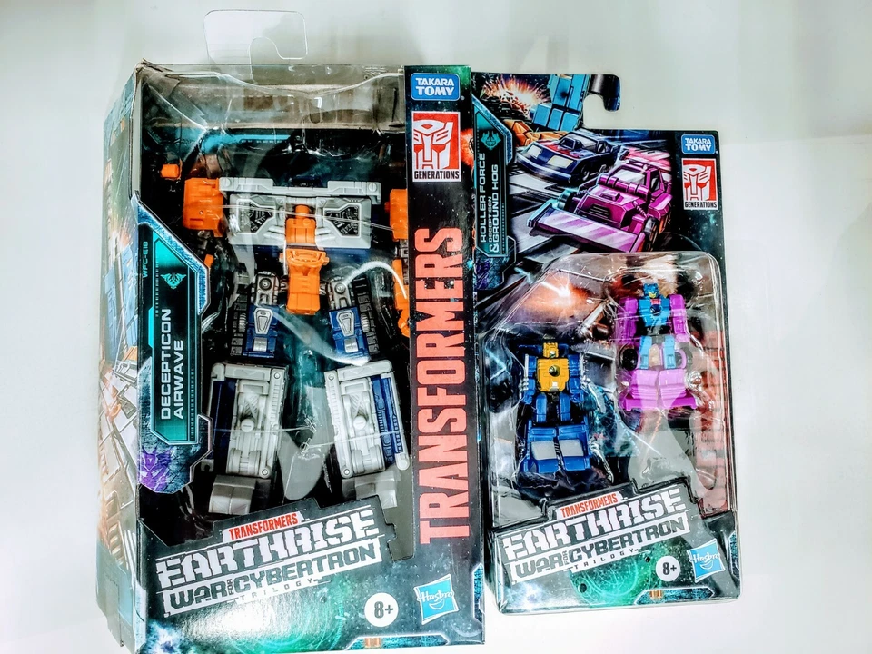 Transformers Earthrise Deluxe Class War for Cybertron Airwave w/ Roller Force  - Image 1 of 1