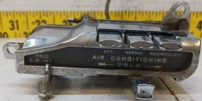 Unidad de control de CA usada OEM GM con cable 1957 Oldsmobile 88/98 (917F) Foto 1 de 4