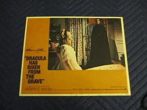 Dracula ist aus dem Grab auferstanden Lobbykarte Veronica Carlson - Bild 1 von 3
