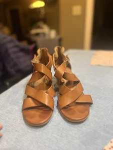Euro Soft by Sofft Aleah Sandal Faux Leather Tan Brown sz 9M Excellent Condition - Picture 1 of 6