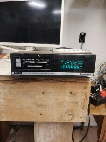 Panasonic RC6340 AccuSet Dual Alarm Clock Radio AM FM Vintage Working Cover