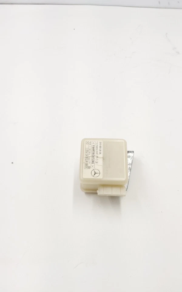Módulo sensor alarma seguridad antirrobo Mercedes-Benz E430 1999 OEM 2108202926 Foto 1 de 4