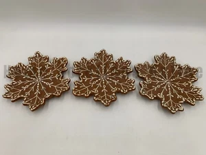 Pottery Barn Gingerbread Snowflake Stoneware Appetizer Plates S/3 #F225 READ - Picture 1 of 3