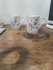 Paar Bhs Blumen und Vögel Fine Bone China Tassen - Bild 1 von 10