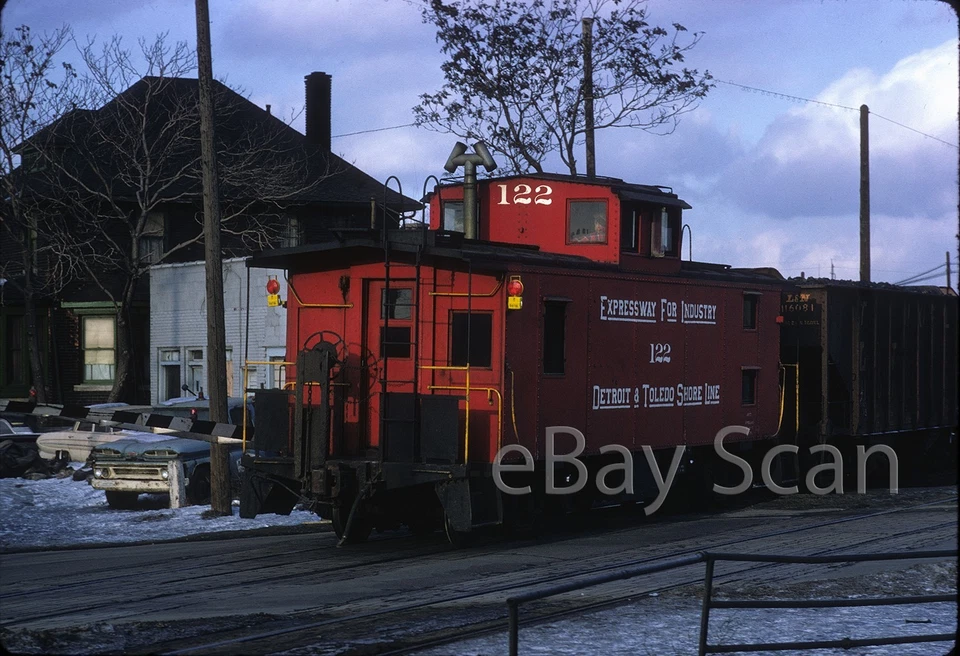 Diapositiva original - D&TSL caboose 122 en 1967 Detroit & Toledo Shore Line Foto 1 de 1