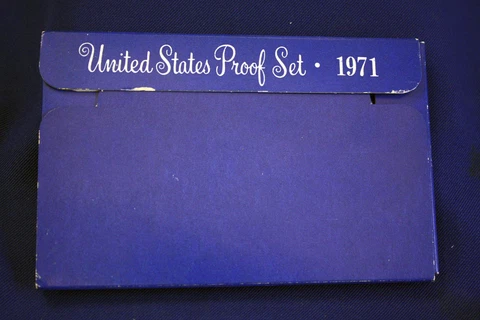 1971-s  U.S. Proof set. Genuine. complete and original as issued by US Mint Cover