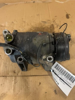 Compresor de aire acondicionado Nissan Armada 2004-2007 5,6 L Foto 1 de 2