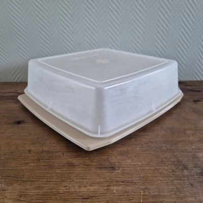 Vtg Tupperware Square Cake Cupcake Carrier Keeper Almond Base Pastry Stand - Image 1 of 4