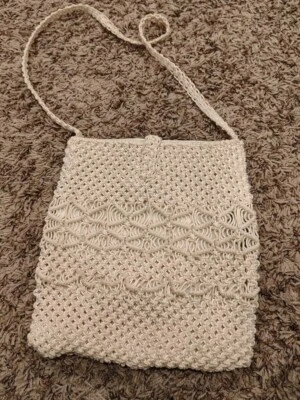 Bolso Cartera Boho Macramé y Madera con Correa para el Hombro Hecho a Mano en Columbia  Foto 1 de 4