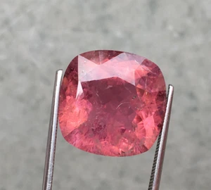 Luxury huge tourmaline perfect cushion cut gemstone good pink color 13.90 carat - Picture 1 of 5
