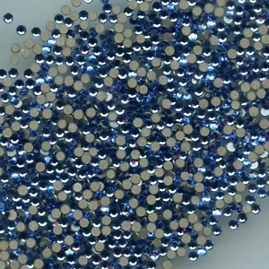 2000 SS7 SA : 50 strass Swarovski fond plat SS7(2,2mm) SAPPHIRE - Picture 1 of 4