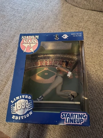Mike Piazza 1998 Starting Lineup - Brand New - MLB Cover