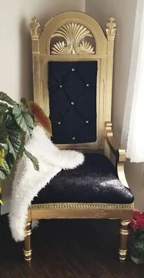 Silla trono utilería antigua  Foto 1 de 2