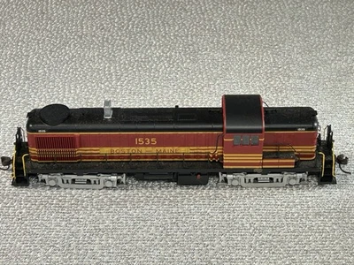 Atlas HO ALCO RS3 Boston And Maine Diesel Locomotive #1535 - Image 1 of 4