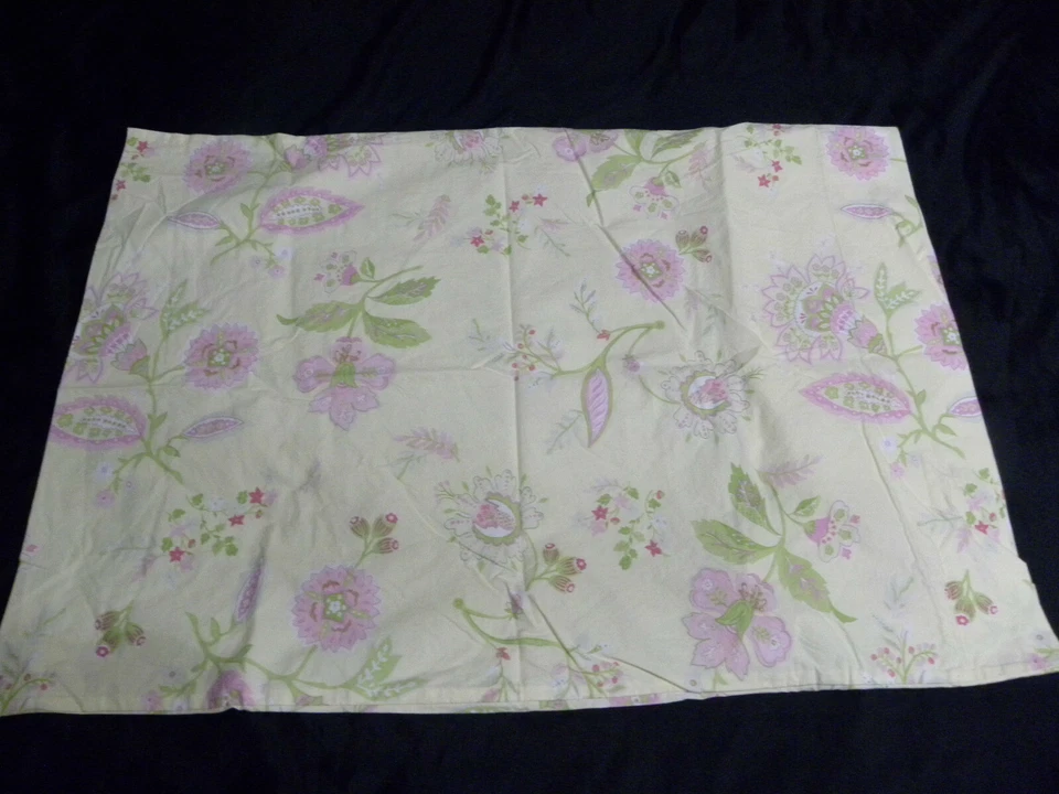 Funda de almohada estándar Pottery Barn Kids floral cachemira amarillo verde rosa blanco  Foto 1 de 4