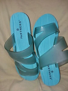 Partners Damengröße 9 offene Zehenpartie Sandale hellblau 2-Zoll-Absatz  - Bild 1 von 6