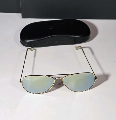 Vintage Ray Ban Polarized Sunglasses RB3025 Italy 62□14 140 Goldtone Metal - image 1 of 4