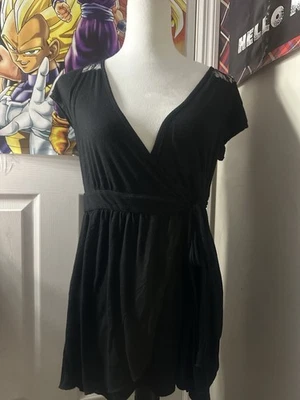  Женский черный топ с запахом с милой спинкой от Younique  - Изображение 1 из 3