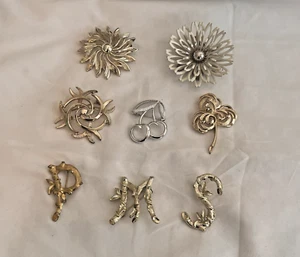 Vintage Jewelry Lot 8 Sarah Coventry Brooches Pins Initials As Is - Picture 1 of 11
