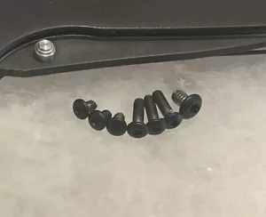 Tornillos planos negros de acero inoxidable para bloqueo de revestimiento de aluminio Kershaw Leek 1660 solo 7 piezas - Imagen 1 de 6