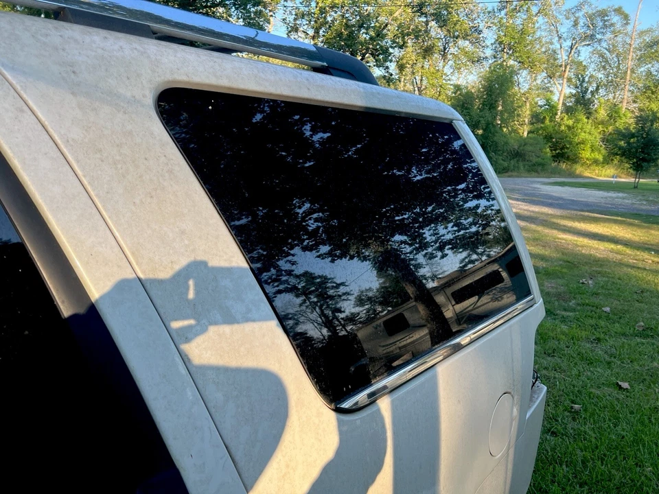 2007-2015 lincoln navigator driver side quarter glass - Image 1 of 1