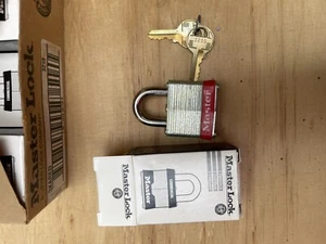 6 Pack MASTER LOCK 3KARED Keyed Alike Lockout Padlock,KA,Red,1-1/4"H - Picture 1 of 5