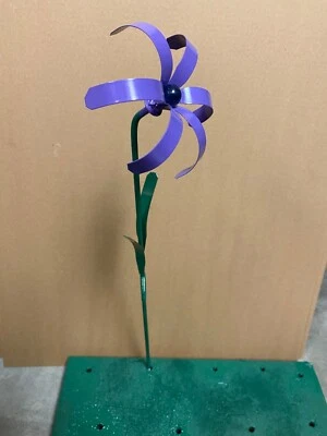 Hecho a mano todo acero púrpura oscuro explosión de sol flor decoración exterior 21" de alto con joya Foto 1 de 3